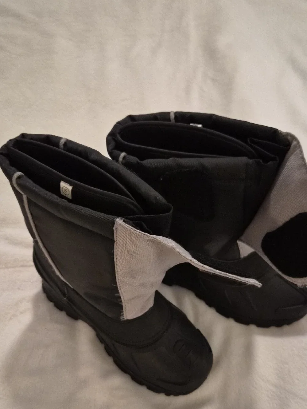 Itasca Black and Gray Kids Winter Boots